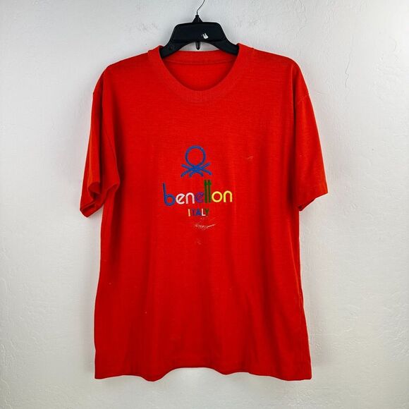 Vintage shirt Mens Red Embroidered‎ Benetton Italy Short Sleeve Minimalist Tee - Picture 1 of 7